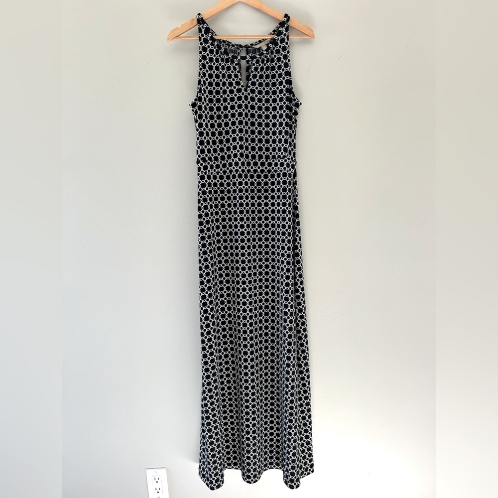 Women’s BANANA REPUBLIC Small Slim Fitting Sleeveless Black and White Maxi Dress
